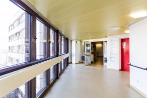 Klinikum_Ingolstadt_009_gang_stationen_61-68