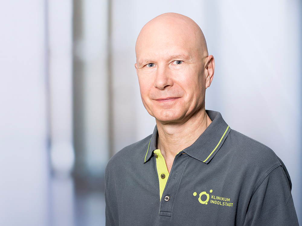 Dr. med. Jürgen Januschewitz, Leiter des ambulanten OP-Zentrums am Klinikum Ingolstadt