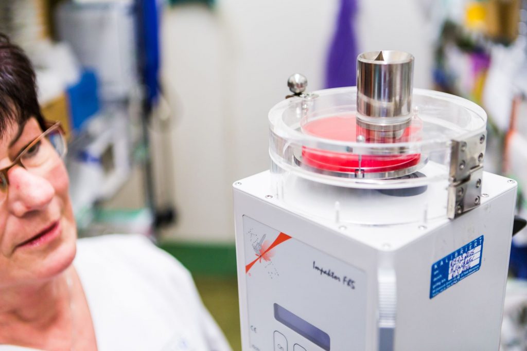 Messung von Keimen in der Umgebung mittels Luftkeimsammler