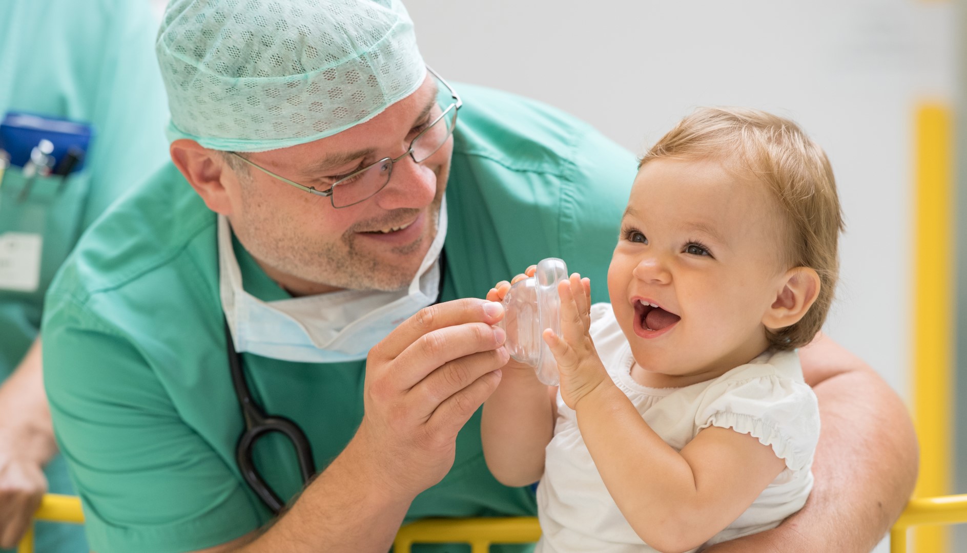 Anästhesist mit Kind