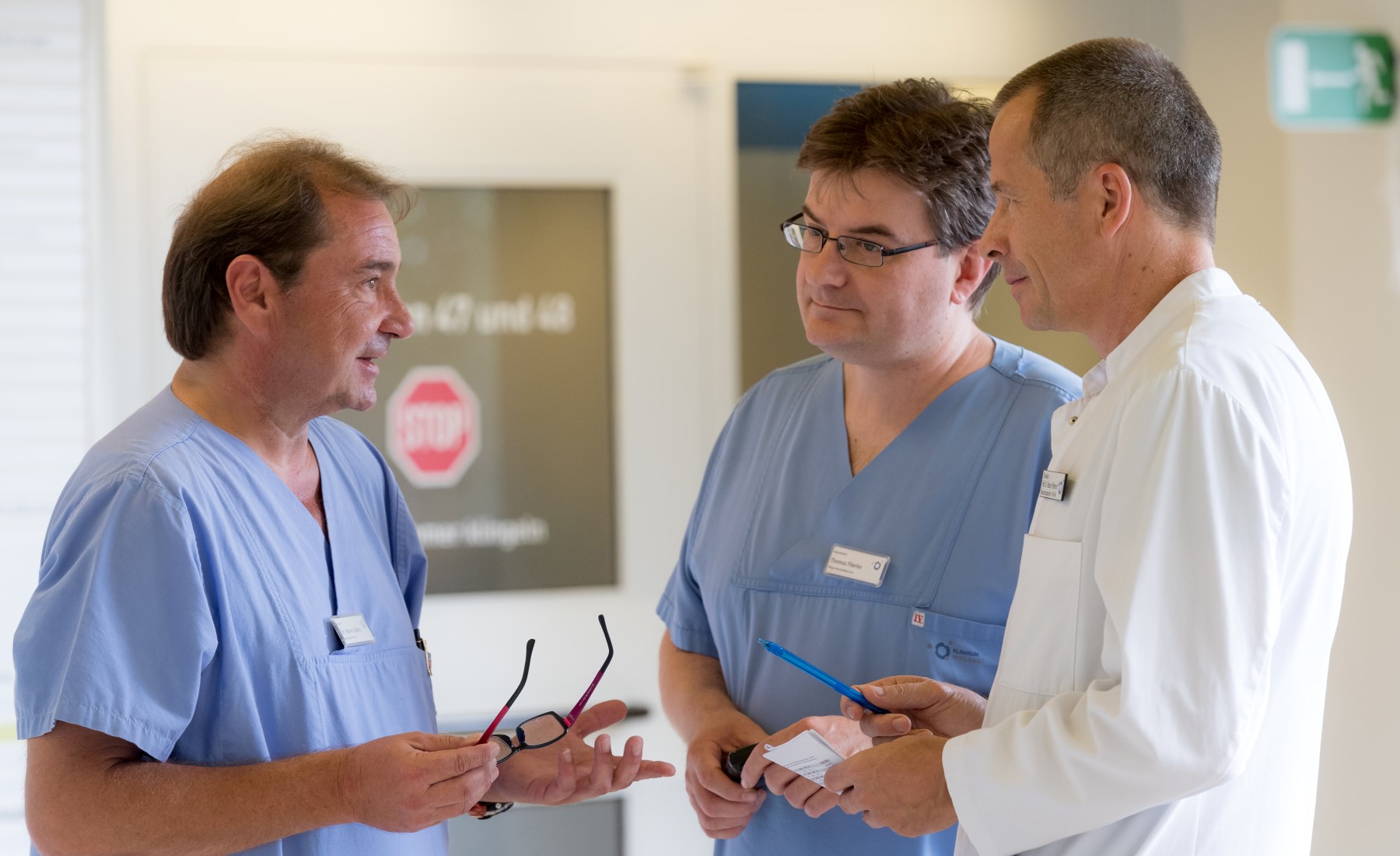 Dr. Dabitz im Gespräch mit Thomas Flierler und Prof. Pfefferkorn