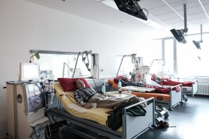 Arbeiten die Nieren nicht mehr, müssen Betroffene drei Mal pro Woche zur Blutwäsche.