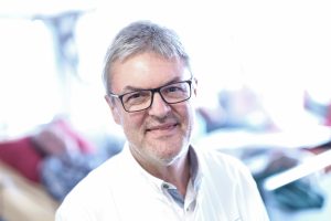 Dr. Friedrich Lazarus, Spezialist für Nierenkrankheiten, ist Direktor der Medizinischen Klinik III im Klinikum Ingolstadt und Leiter des KfH-Nierenzentrums Ingolstadt. 